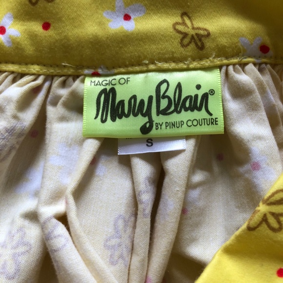 Pinup Couture Jenny Skirt in Mary Blair "Bon Voyage" Yellow Train Print, Small - Picture 7 of 10